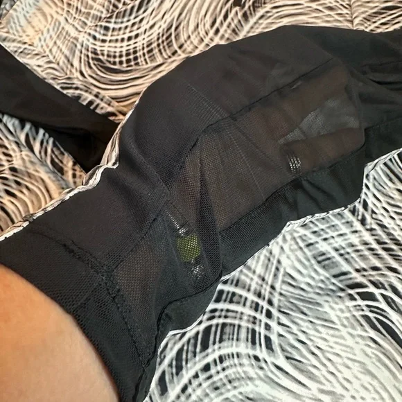 Tail Women’s quarter zip golf top| Size M - Picture 5 of 8